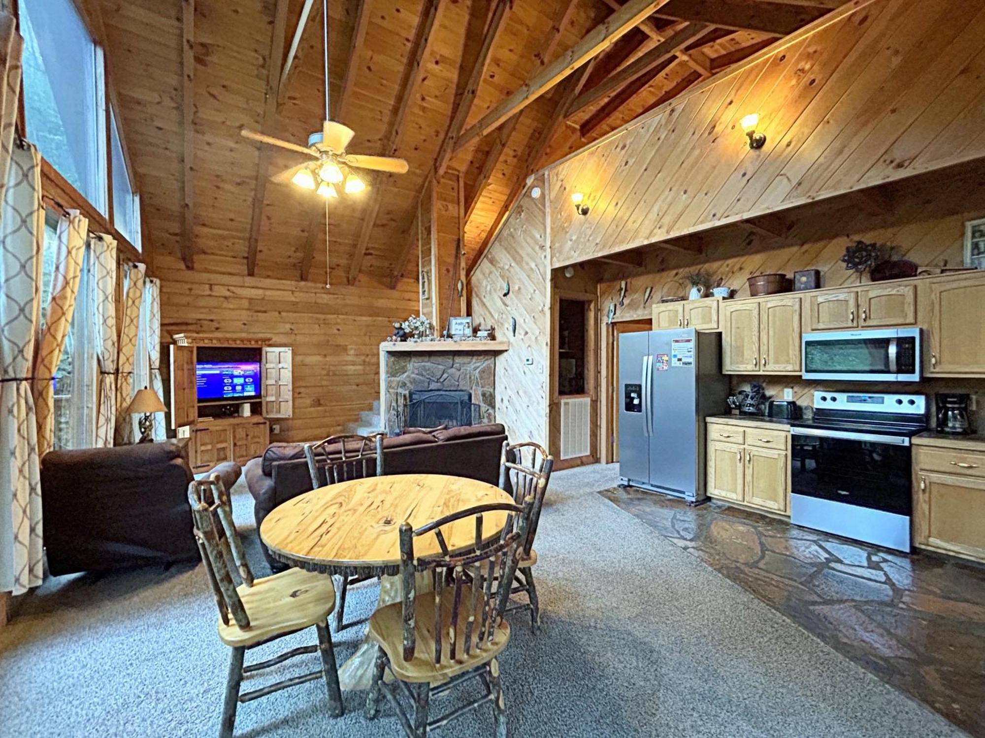 Wild Turkey "The Perfect Getaway" Villa Pigeon Forge Exterior photo
